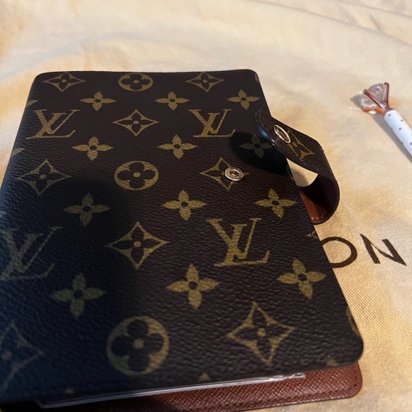 AUTHENTIC EUC LV Medium Ring Agenda - Picture 2 of 10